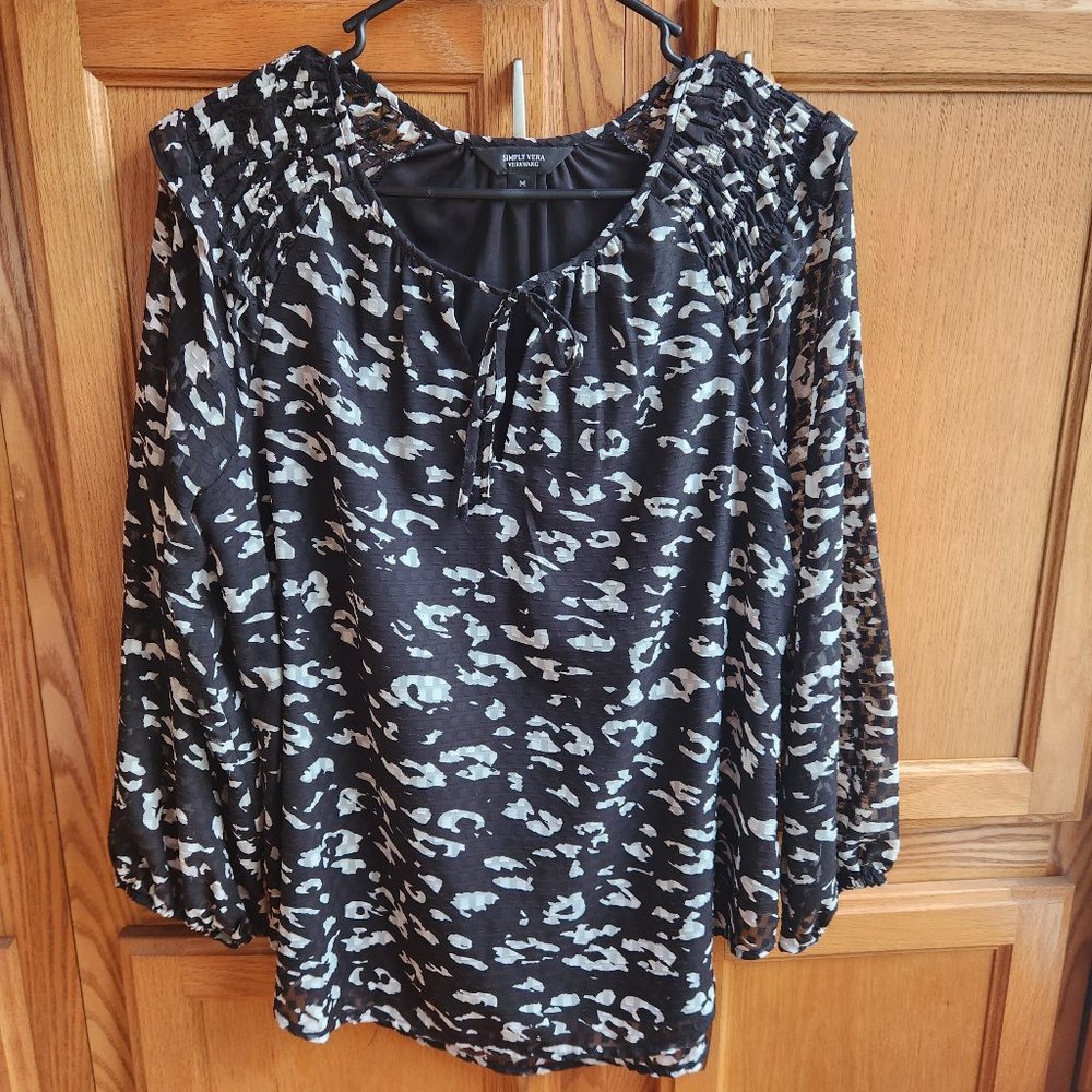 Simply Vera Black and White Blouse Size Medium